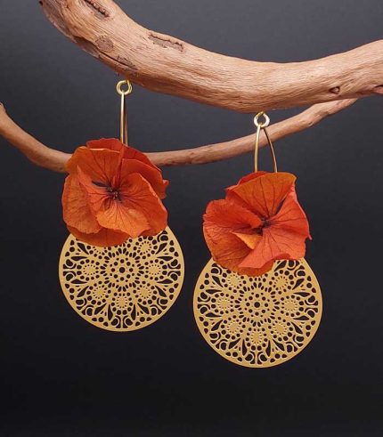 boucles d'oreilles dentelles d'orient en fleurs éternelles et acier inoxydable doré, goutte inspiration orientale